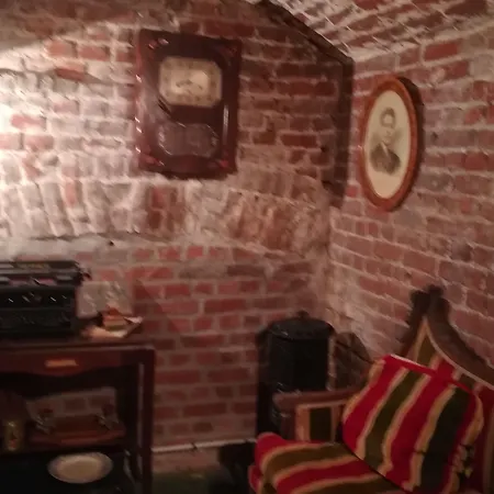 La Bourgogne En Oda ve Kahvaltı 4*