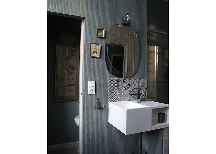 Oda ve Kahvaltı La Bourgogne En 4*