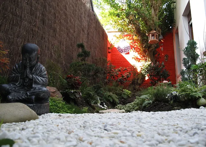 Oda ve Kahvaltı La Bourgogne En 4*